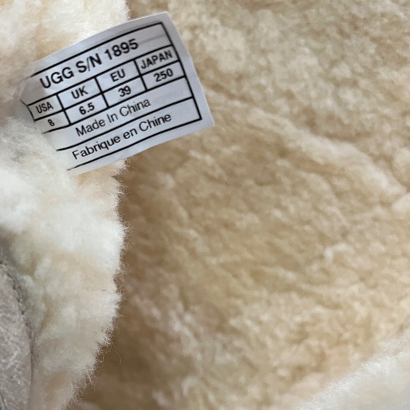 UGG Tall Retro Cargo Boots Buckle Side Pocket - Picture 12 of 15